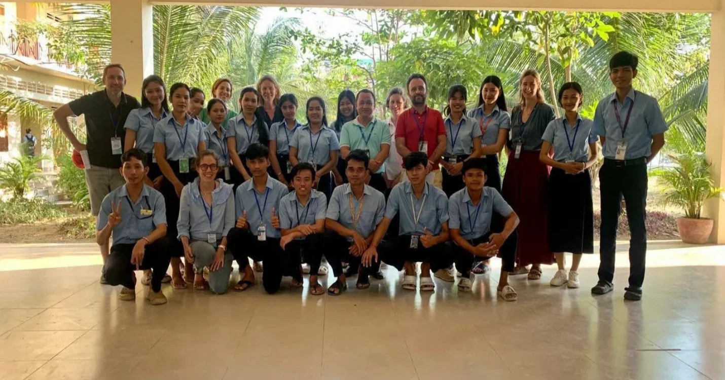Reportage à Phnom Penh dans une école presque comme les autres – Rediffusion